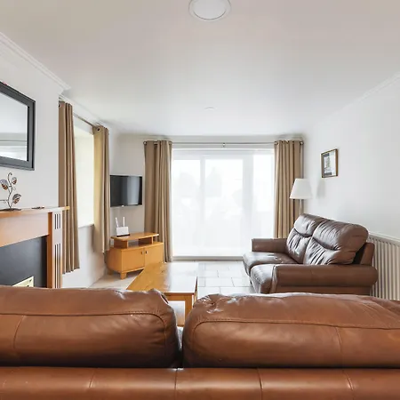 Ferncourt Apartment *