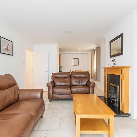 Ferncourt Apartment *